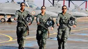 IAF ನಲ್ಲಿ ಮಹಿಳಾ ಫೈಟರ್ ಪೈಲಟ್‌ಗಳ ಸೇರ್ಪಡೆ ಯೋಜನೆಯನ್ನು ಘೋಷಿಸಿದ : ರಕ್ಷಣಾ ಸಚಿವ ರಾಜನಾಥ್ ಸಿಂಗ್
