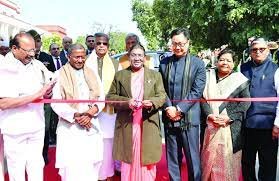 ರಾಷ್ಟ್ರಪತಿ ಭವನದಲ್ಲಿ ನಡೆದ ವಿವಿಧತಾ ಕಾ ಅಮೃತ ಮಹೋತ್ಸವವನ್ನು ಅಧ್ಯಕ್ಷೆ ದ್ರೌಪದಿ ಮುರ್ಮು ಉದ್ಘಾಟಿಸಿದರು