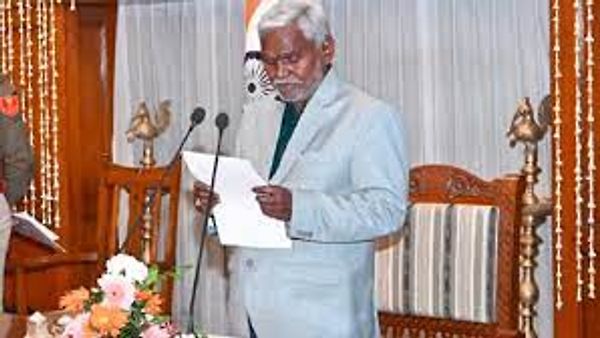 ಜಾರ್ಖಂಡ ನ 12 ನೆ ಮುಖ್ಯಮಂತ್ರಿಯಾಗಿ ಚಾಂಪೈ ಸೂರೇನ್ ಪ್ರಮಾಣ ವಚನ ಸ್ವೀಕಾರ