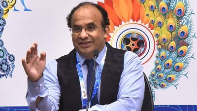 Director General of PIB: ಹಿರಿಯ ಸಂವಹನ ಅಧಿಕಾರಿ ಮನೀಶ್ ದೇಸಾಯಿ ಅವರು ಪಿಐಬಿ ಮಹಾ ನಿರ್ದೇಶಕರಾಗಿ ನೇಮಕ