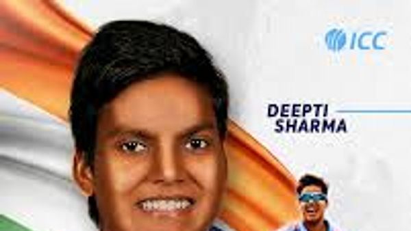 ಮಹಿಳಾ ಟಿ20ಯಲ್ಲಿ ವಿಶ್ವ ದಾಖಲೆ: ದೀಪ್ತಿ ಶರ್ಮಾ ಈಗ ವಿಶ್ವದ ನಂ.1 ವಿಕೆಟ್ ಟೇಕರ್!