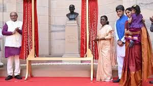 ರಾಷ್ಟ್ರಪತಿ ಭವನದಲ್ಲಿ ರಾಜಾಜಿ ಪ್ರತಿಮೆ ಅನಾವರಣ: ವಸಾಹತುಶಾಹಿ ಕುರುಹು ಅಳಿಸಿ ಭಾರತೀಯತೆಗೆ ಗೌರವ