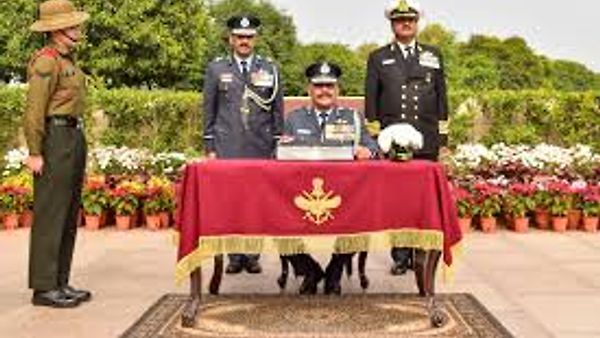 IAF ಏರ್ ಮಾರ್ಷಲ್ ಜೀತೇಂದ್ರ ಮಿಶ್ರಾ ಅವರು ವೆಸ್ಟರ್ನ್ ಏರ್ ಕಮಾಂಡ್ ಮುಖ್ಯಸ್ಥರಾಗಿ ನೇಮಕ