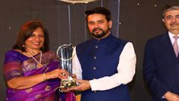 EY's 'ವರ್ಷದ ಉದ್ಯಮಿ' ಪ್ರಶಸ್ತಿ ಪಡೆದ ಬಯೋಕಾನ್ ಮುಖ್ಯಸ್ಥೆ ಕಿರಣ್ ಮಜುಂದಾರ್