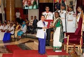 2022 ಮತ್ತು 2023ನೇ ಸಾಲಿನ ನ್ಯಾಷನಲ್ ಫ್ಲಾರೆನ್ಸ್ ನೈಟಿಂಗೇಲ್ ಪ್ರಶಸ್ತಿ ಪ್ರದಾನ ಮಾಡಿದ ಭಾರತದ ರಾಷ್ಟ್ರಪತಿ ಮುರ್ಮು