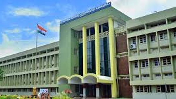 NIT ಸುರತ್ಕಲ್ ನಲ್ಲಿ  ಗ್ರೂಪ್ ಬಿ ಮತ್ತು ಸಿ ಬೋಧಕೇತರ ಹುದ್ದೆಗಳಿಗೆ ಅರ್ಜಿ ಆಹ್ವಾನ.