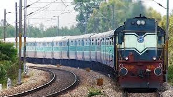 South East Central ರೈಲ್ವೆಯಲ್ಲಿ ಖಾಲಿ ಇರುವ ಅಪ್ರೆಂಟಿಸ್ ಹುದ್ದೆಗಳ ನೇಮಕಾತಿಗಾಗಿ SSLC ಪೂರೈಸಿದ ಅಭ್ಯರ್ಥಿಗಳಿಂದ ಅರ್ಜಿಗಳನ್ನು ಆಹ್ವಾನಿಸಲಾಗಿದೆ
