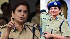 ಕಾಶ್ಮೀರದಲ್ಲಿ CRPF ನ ಮೊದಲ ಮಹಿಳಾ ಇನ್ಸ್‌ಪೆಕ್ಟರ್ ಚಾರು ಸಿನ್ಹಾ