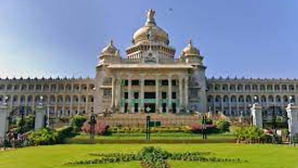 ವಸತಿ ಶಾಲೆಗಳಿಗೆ 'ಭಾರತ ರತ್ನ ಡಾ.ಬಿ.ಆರ್.ಅಂಬೇಡ್ಕರ್ ವಸತಿ ಶಾಲೆ'ಗಳೆಂದು ಮರುನಾಮಕರಣ ಮಾಡಿ ಆದೇಶಿಸಿದ ರಾಜ್ಯ ಸರ್ಕಾರ
