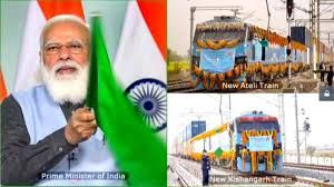 ಪ್ರಧಾನಿ ಮೋದಿ ವಿಶ್ವದ ಮೊದಲ ವಿದ್ಯುತ್ ಚಾಲಿತ ಡಬಲ್-ಸ್ಟ್ಯಾಕ್ ಕಂಟೇನರ್ ರೈಲಿಗೆ ಚಾಲನೆ