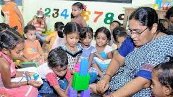 ಮಹಿಳಾ ಮತ್ತು ಮಕ್ಕಳ ಅಭಿವೃದ್ಧಿ ಇಲಾಖೆ, ಬಾಗಲಕೋಟೆ ಇಲ್ಲಿ ಖಾಲಿ ಇರುವ ಅಂಗನವಾಡಿ ಕಾರ್ಯಕರ್ತೆ ಮತ್ತು ಸಹಾಯಕಿ ಹುದ್ದೆಗಳ ನೇಮಕಾತಿಗಾಗಿ ಆನ್ಲೈನ್ ಮೂಲಕ ಅರ್ಜಿ ಅಹ್ವಾನ