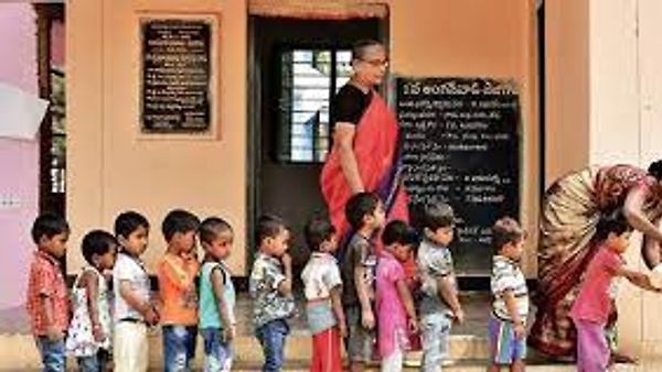 ಚಿಕ್ಕಮಗಳೂರು ಜಿಲ್ಲೆ ಮಹಿಳಾ ಮತ್ತು ಮಕ್ಕಳ ಕಲ್ಯಾಣ ಅಭಿವೃದ್ಧಿ ಇಲಾಖೆಯಲ್ಲಿ ಖಾಲಿ ಇರುವ ಹುದ್ದೆಗಳ ನೇಮಕಕ್ಕೆ ಅರ್ಹ ಮಹಿಳಾ ಅಭ್ಯರ್ಥಿಗಳಿಂದ ಆನ್ ಲೈನ್ ಮೂಲಕ ಅರ್ಜಿ ಆಹ್ವಾನಿಸಲಾಗಿದೆ