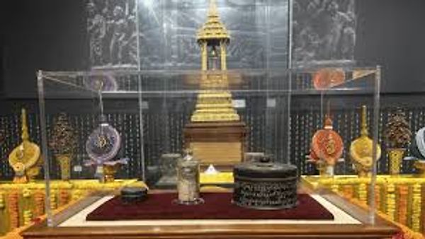 ಭಾರತದಿಂದ ಶ್ರೀಲಂಕಾಕ್ಕೆ ಭಗವಾನ್ ಬುದ್ಧನ ದೇವನಿಮೋರಿ ಪವಿತ್ರ ಅವಶೇಷಗಳ ಪ್ರದರ್ಶನ