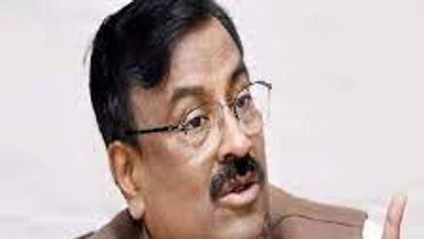 ' ಹಲೋ ' ಬದಲು “ ವಂದೇ ಮಾತರಂ ' ಹೇಳಬೇಕು : ಮಹಾರಾಷ್ಟ್ರ ಸಚಿವ