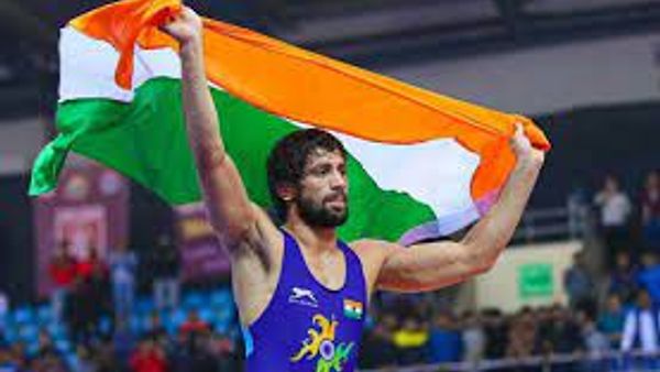 ಫ್ರಾನ್ಸ್‌ನ ಗ್ರ್ಯಾಂಡ್ ಪ್ರಿಕ್ಸ್‌ನಲ್ಲಿ ಕುಸ್ತಿಪಟು ರವಿ ದಹಿಯಾ ಕಂಚಿನ ಪದಕ ಪಡೆದರು