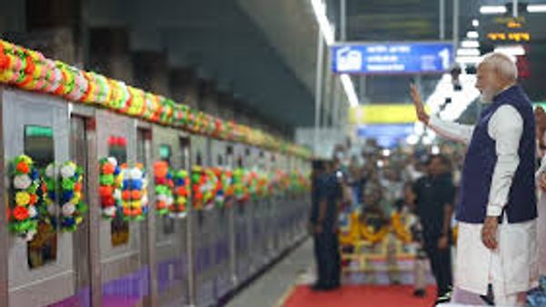 ಪ್ರಧಾನಿ ಮೋದಿ ಕೋಲ್ಕತ್ತಾದಲ್ಲಿ 5,200 ಕೋಟಿ ರೂ.ಗಳ ಅಭಿವೃದ್ಧಿ ಯೋಜನೆಗಳಿಗೆ ಚಾಲನೆ
