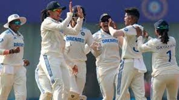 ಇಂಗ್ಲೆಂಡ್ ವಿರುದ್ಧ ಭಾರತಕ್ಕೆ ಭರ್ಜರಿ ಜಯ: ವಿಶ್ವ ದಾಖಲೆ ಬರೆದ ಭಾರತದ ಮಹಿಳಾ ತಂಡ